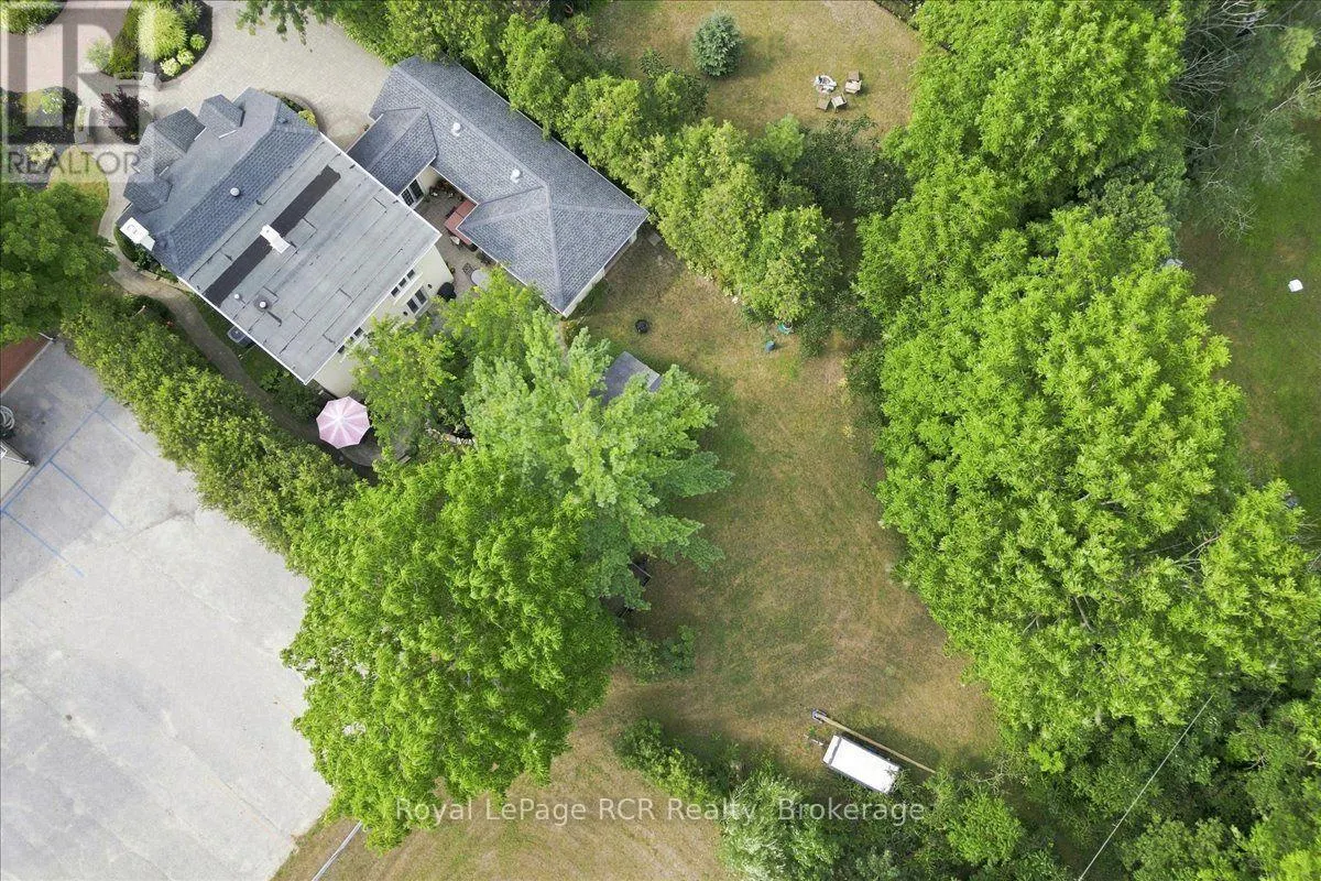 575 QUEEN STREET