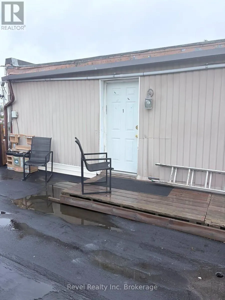 1009 ALGONQUIN AVENUE