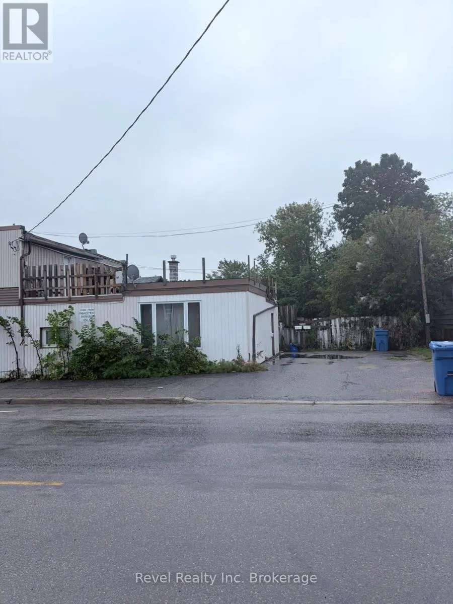 1009 ALGONQUIN AVENUE