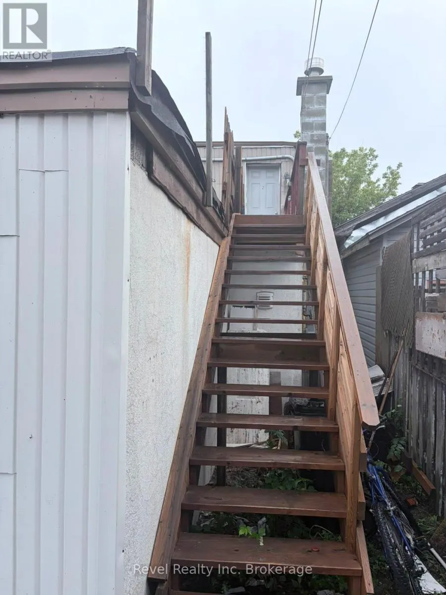 1009 ALGONQUIN AVENUE