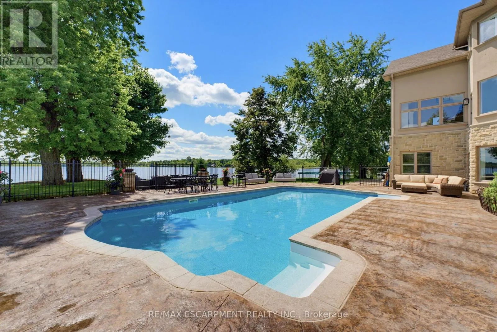 46 SANDY SHORE BOULEVARD