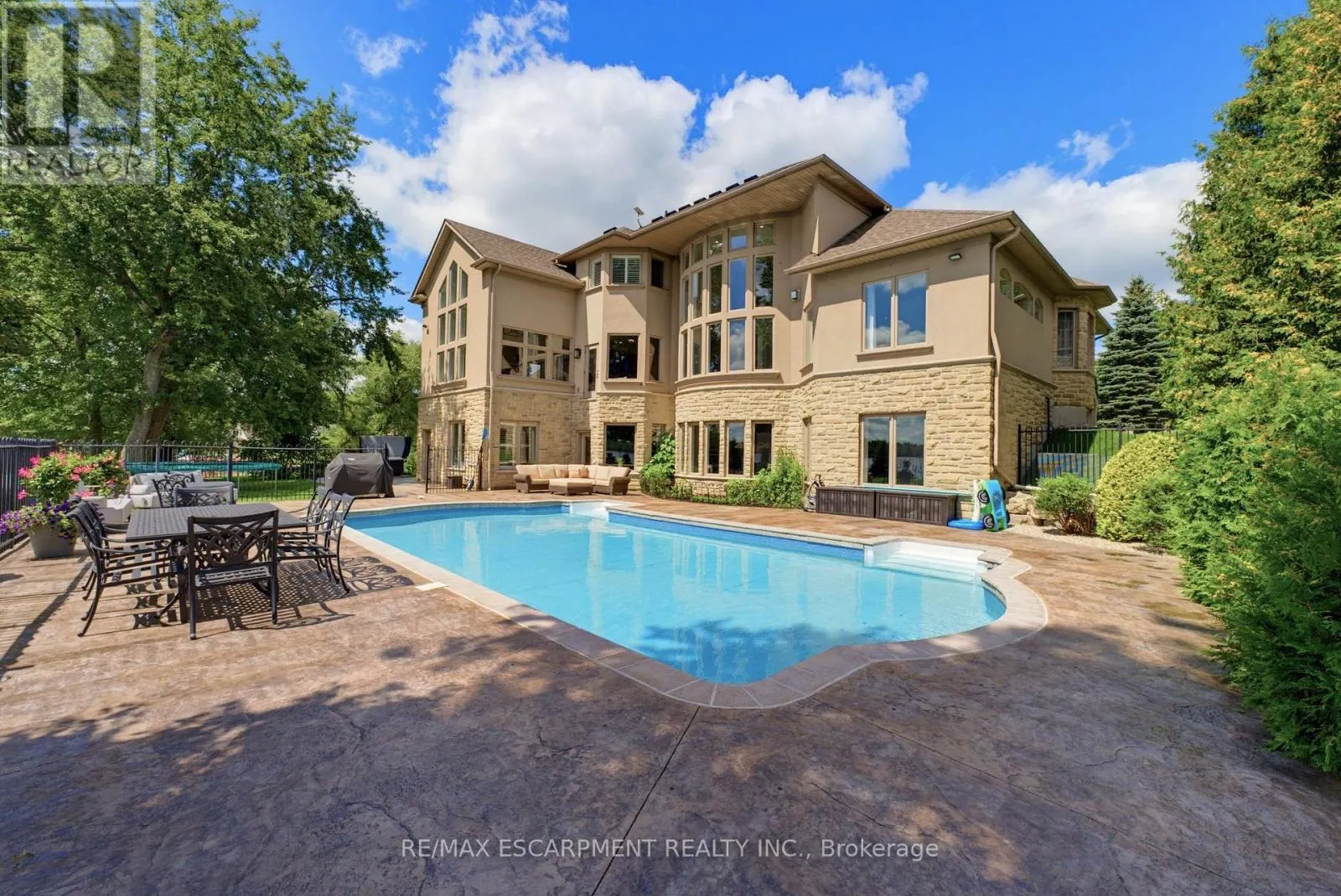 46 SANDY SHORE BOULEVARD