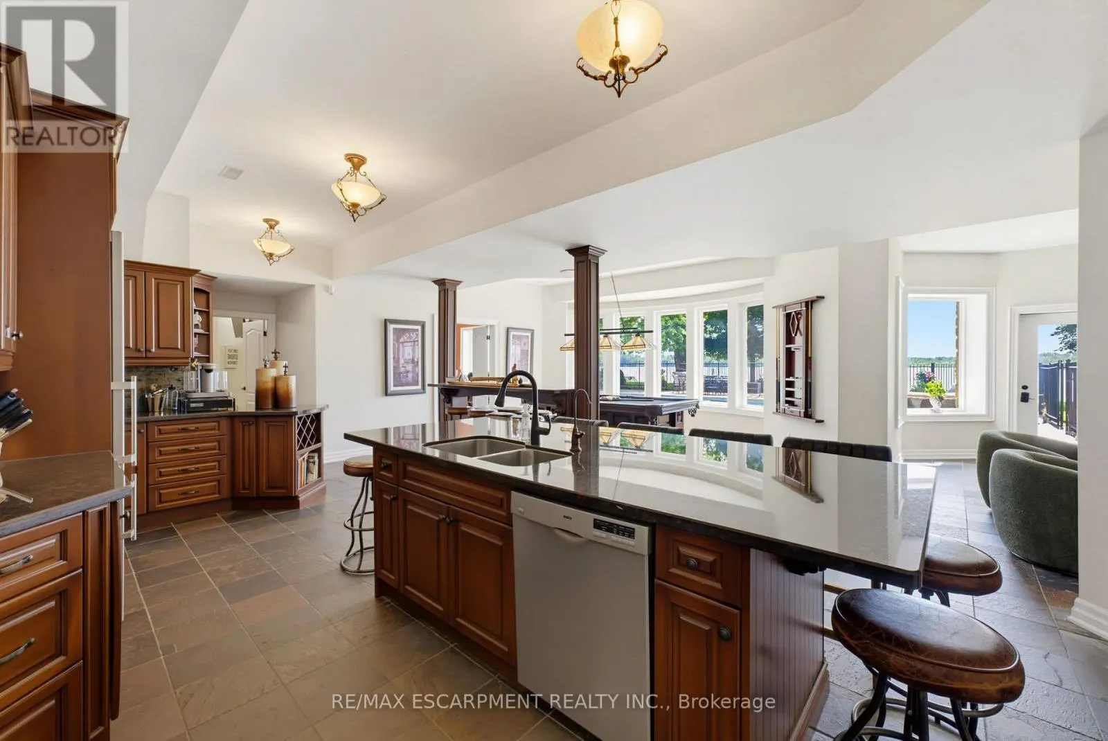 46 SANDY SHORE BOULEVARD