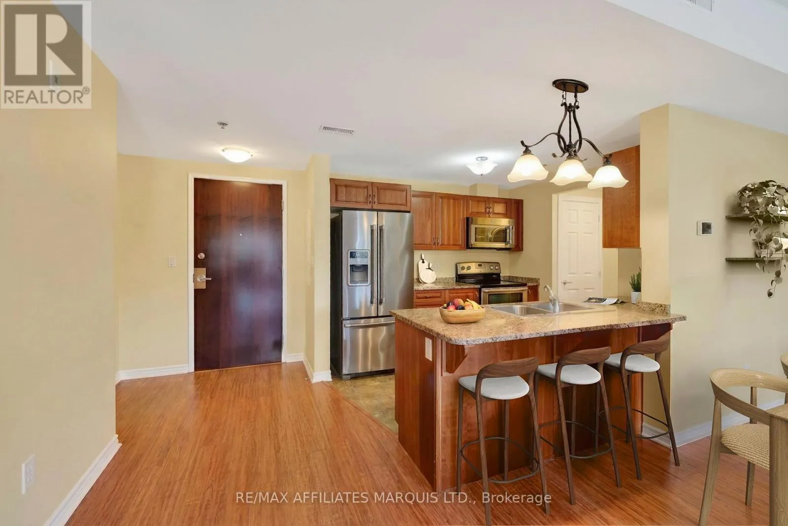 200 - 108 SECOND STREET E
