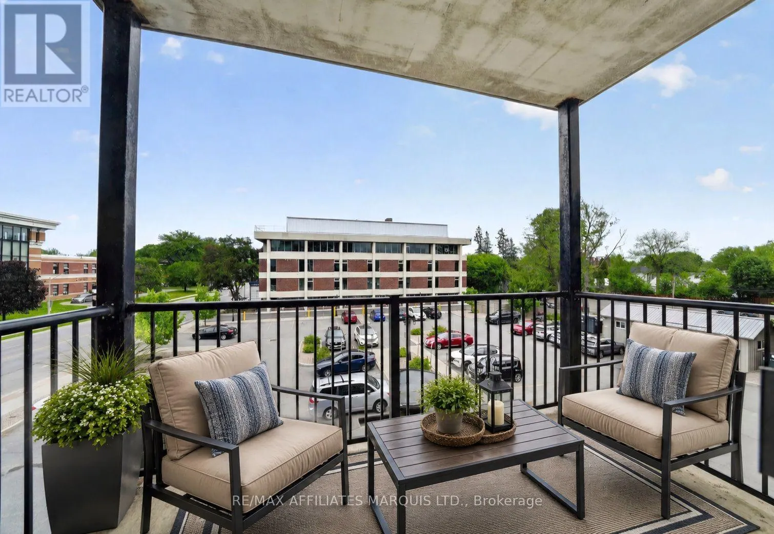 200 - 108 SECOND STREET E