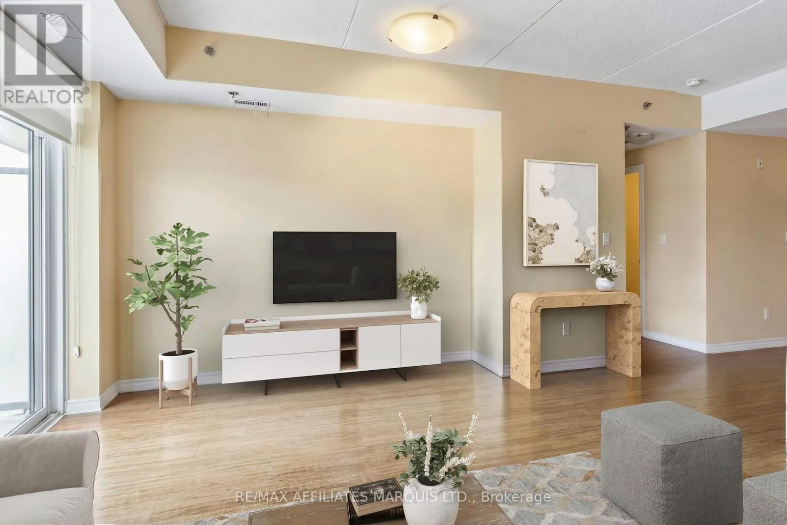 200 - 108 SECOND STREET E