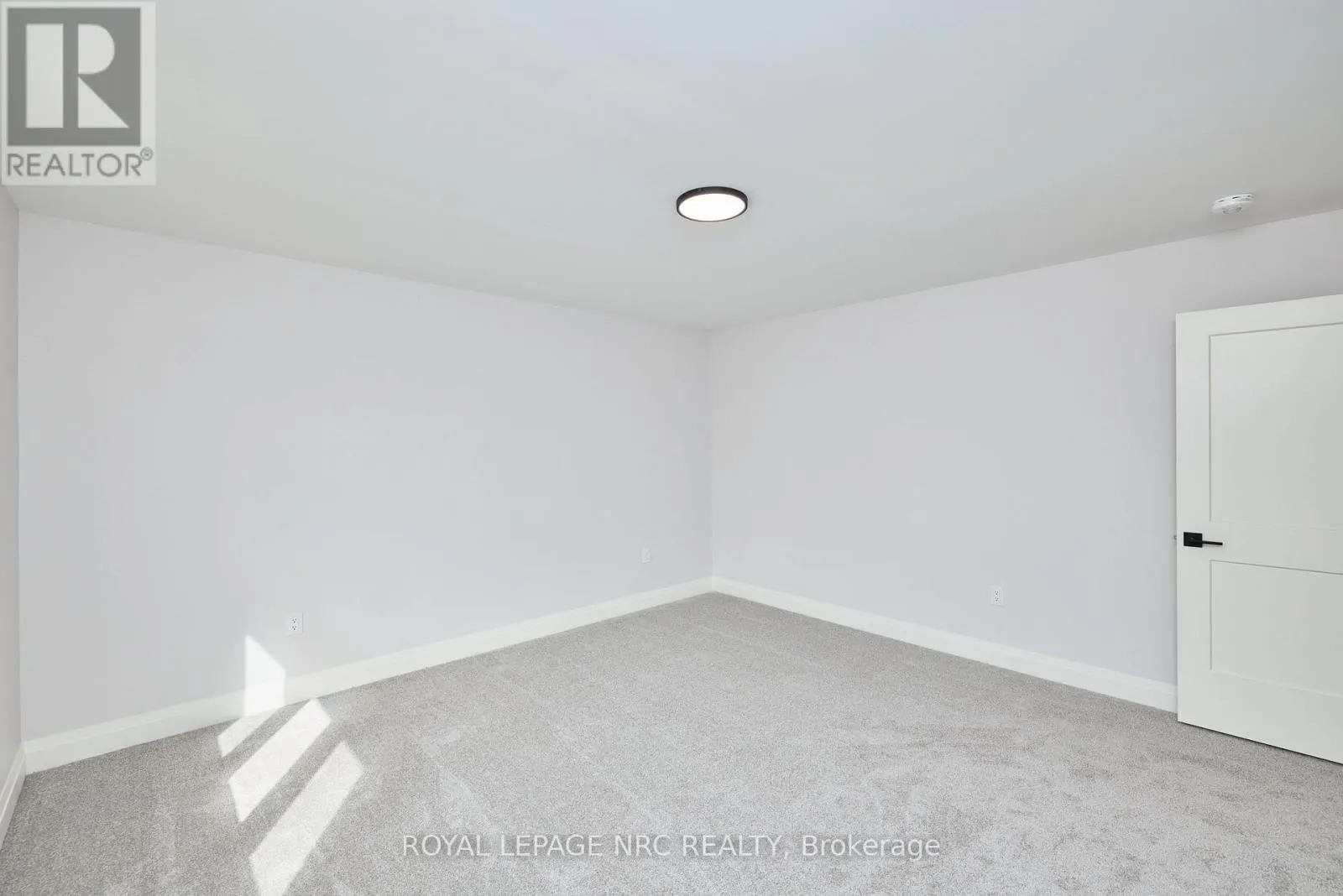 196 HODGKINS AVENUE