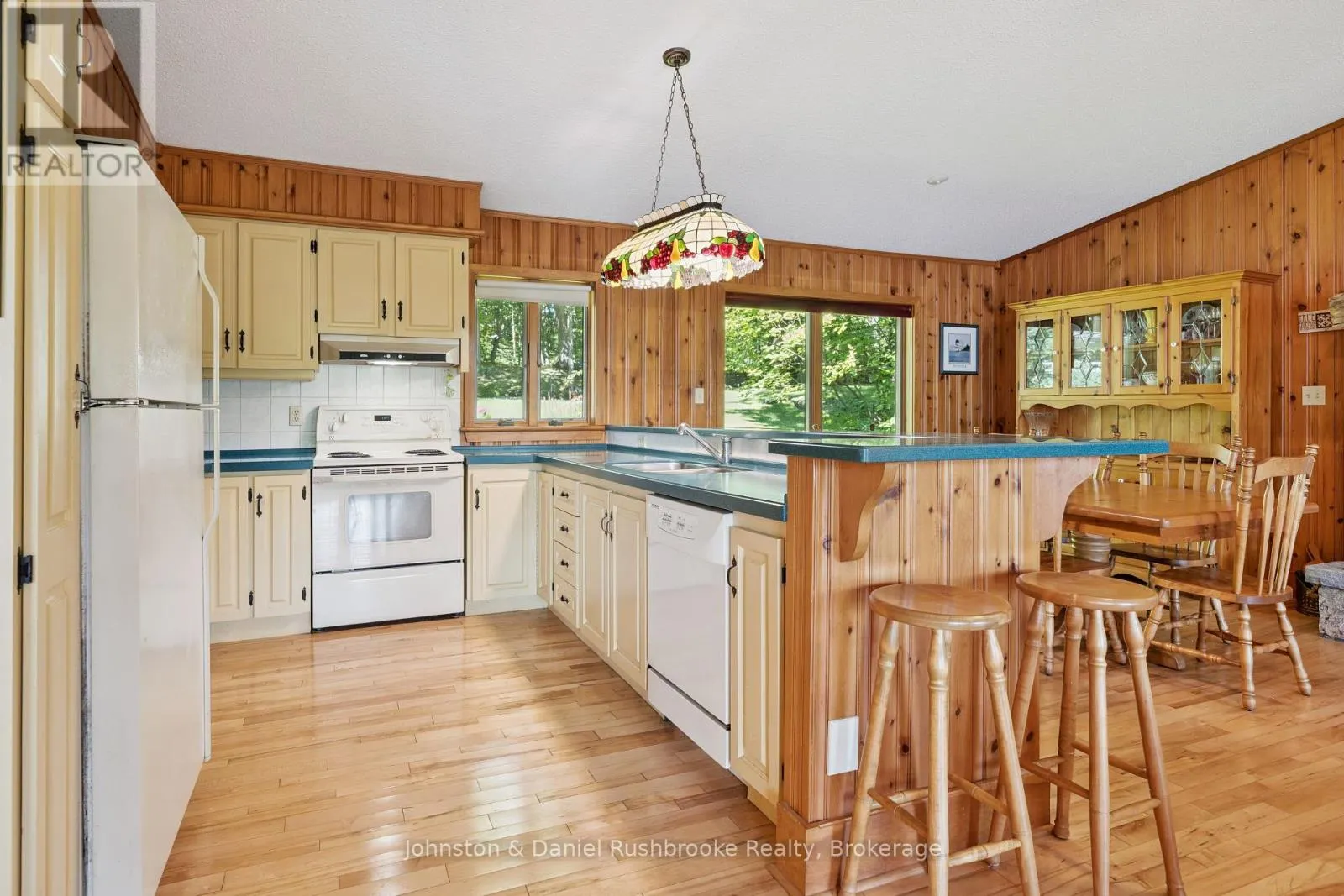 4 - 1041 ANN STREET #4