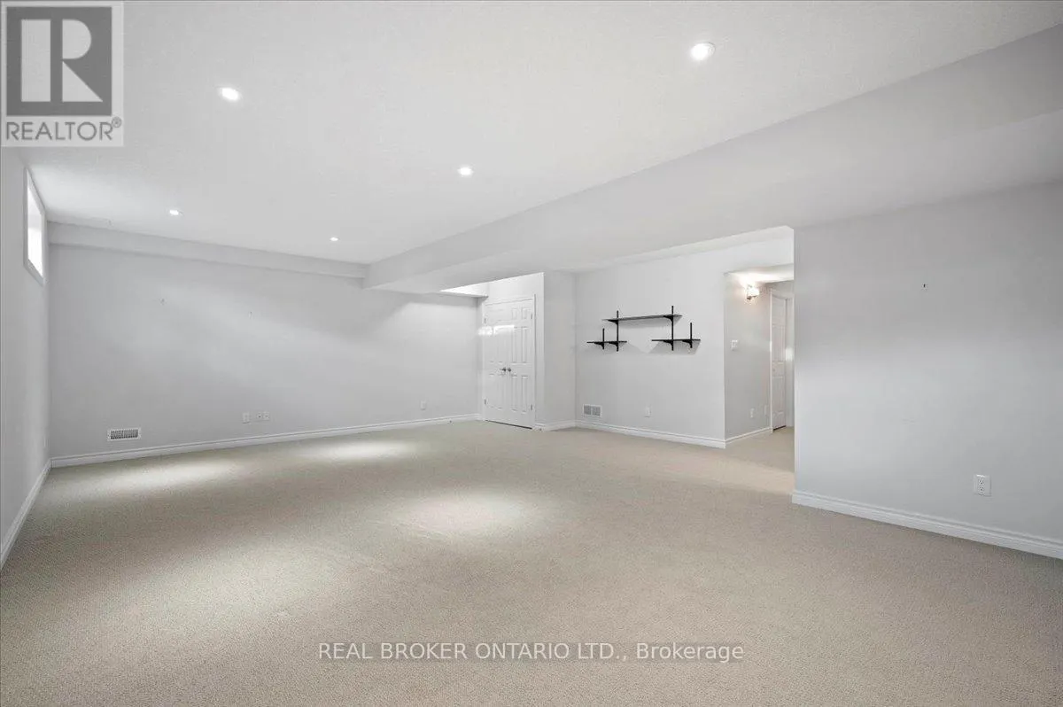 22 - 435 WINCHESTER DRIVE