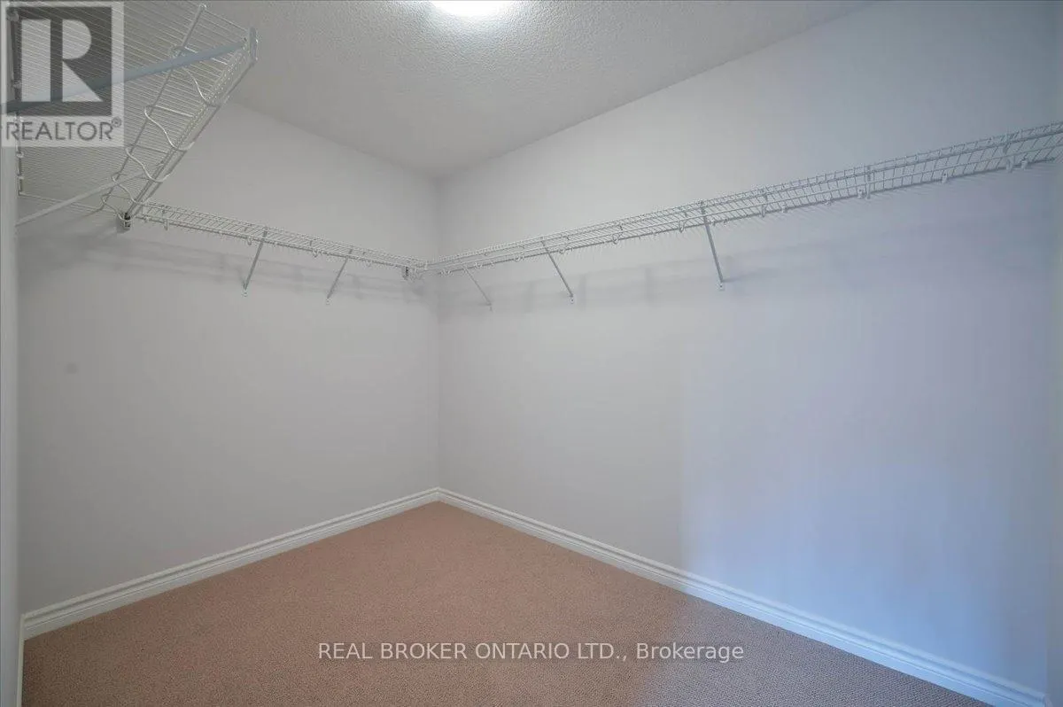 22 - 435 WINCHESTER DRIVE