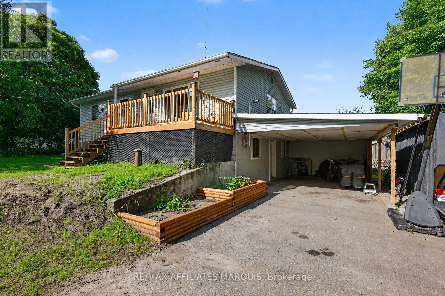 10 BAY ROAD