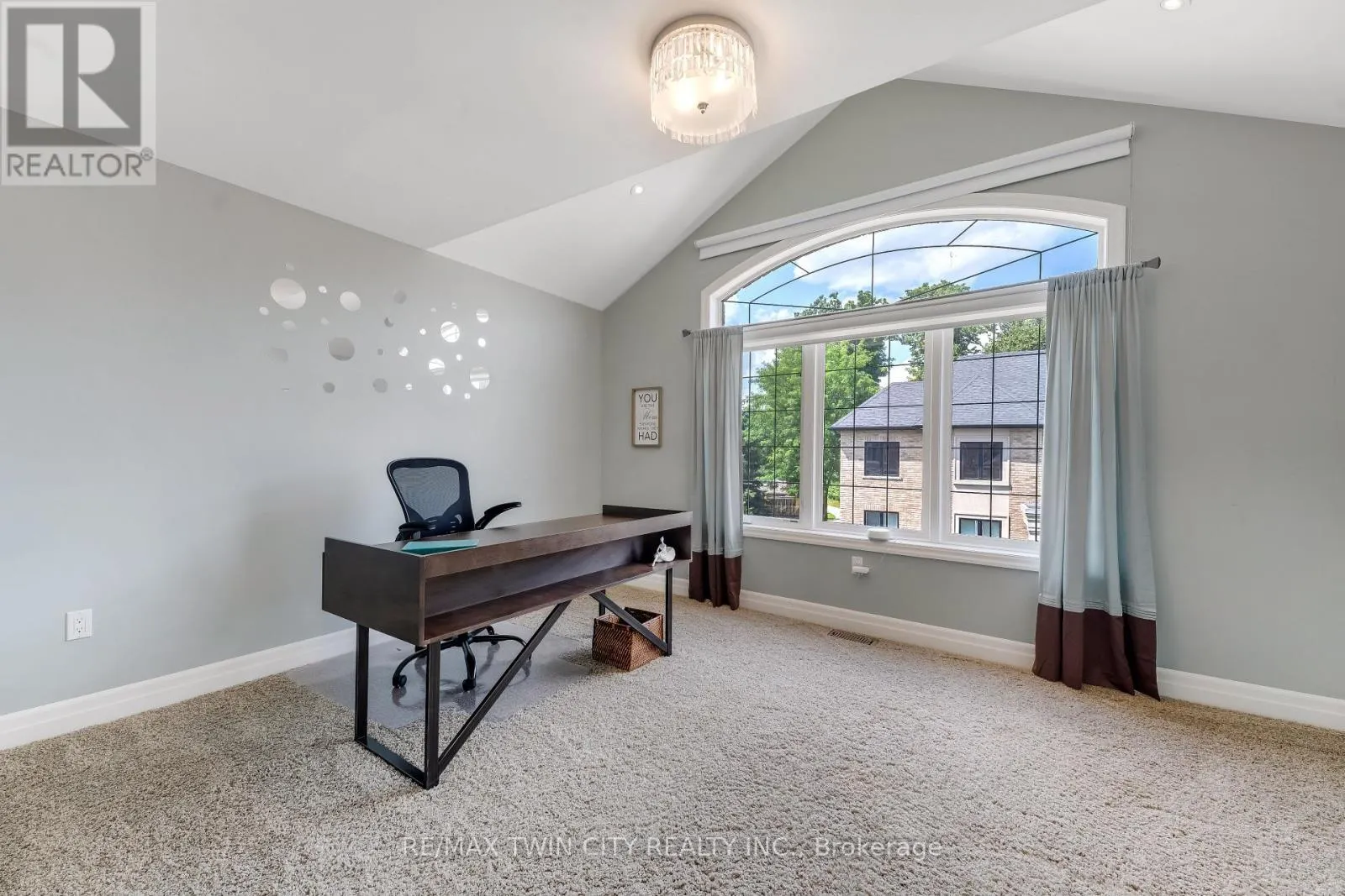 3 - 258 EDGEWATER CRESCENT