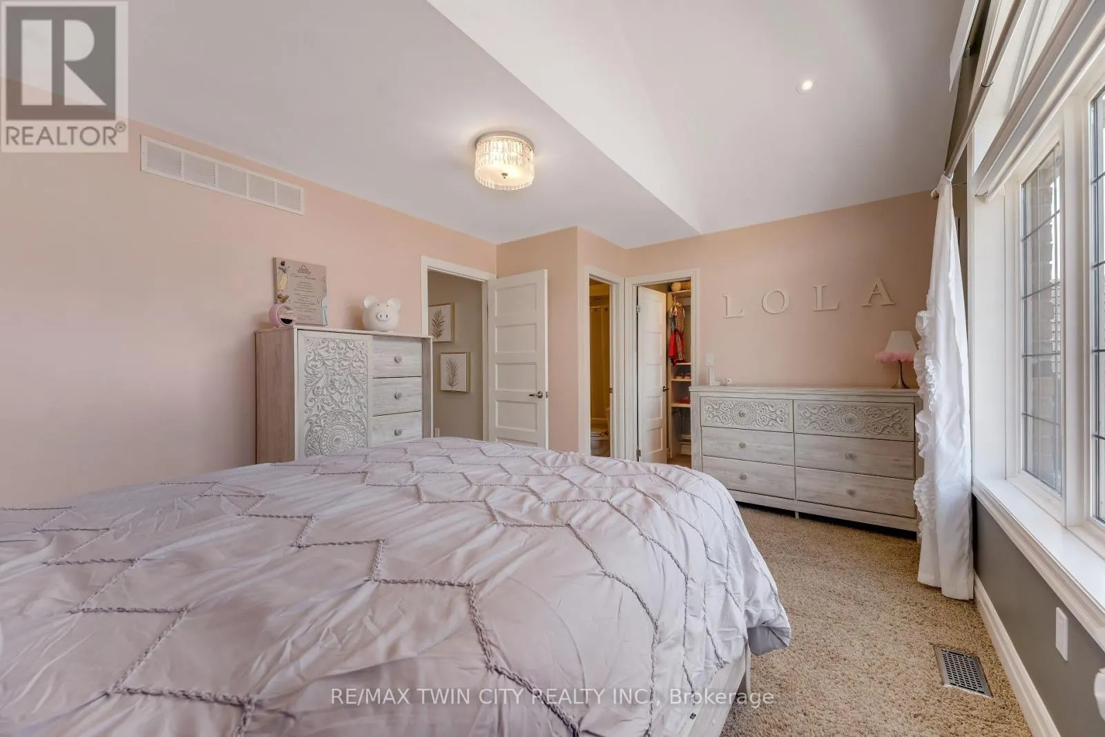 3 - 258 EDGEWATER CRESCENT