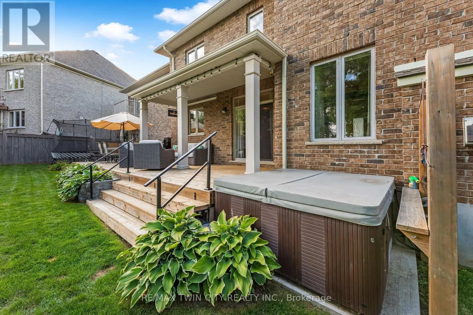 3 - 258 EDGEWATER CRESCENT