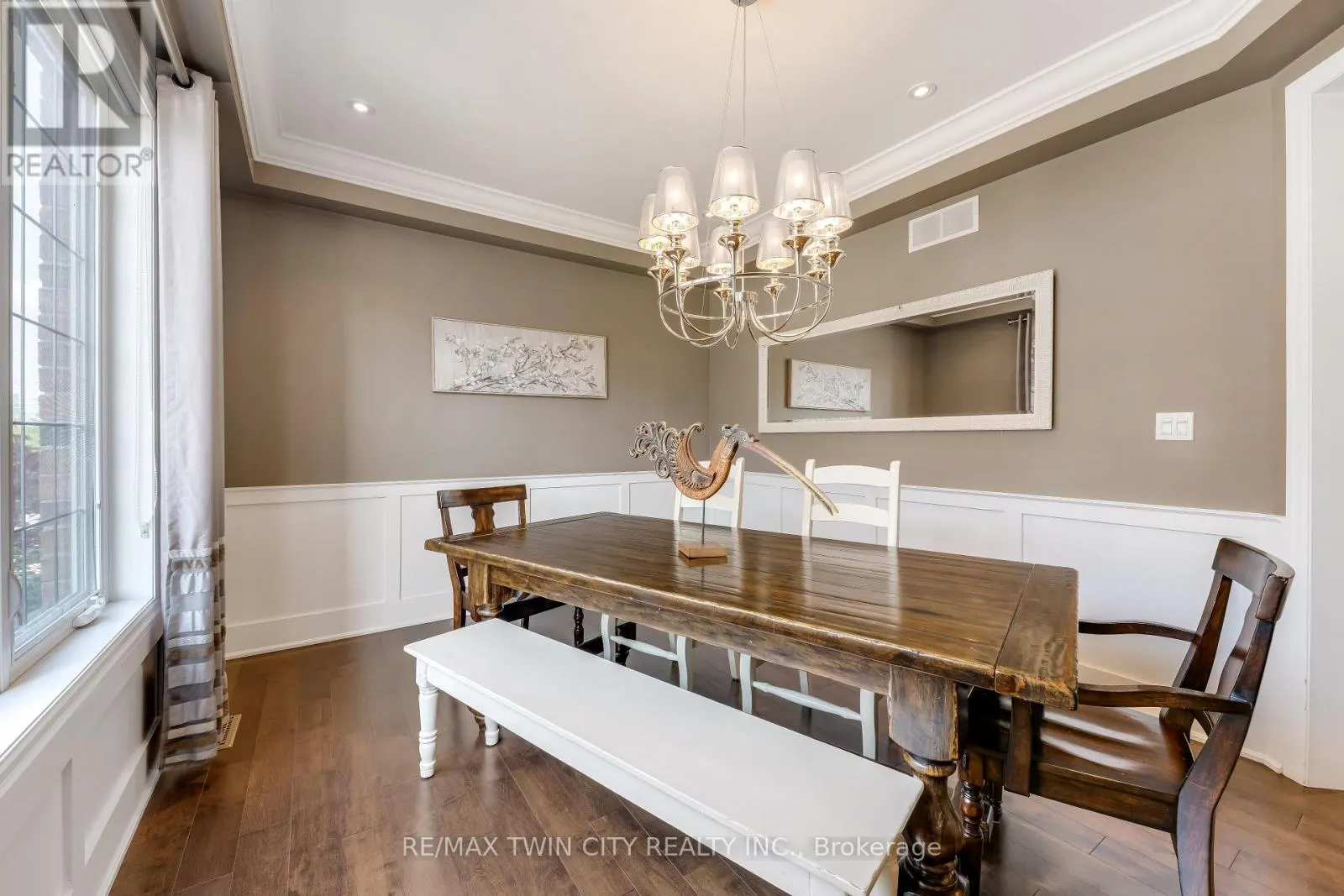 3 - 258 EDGEWATER CRESCENT