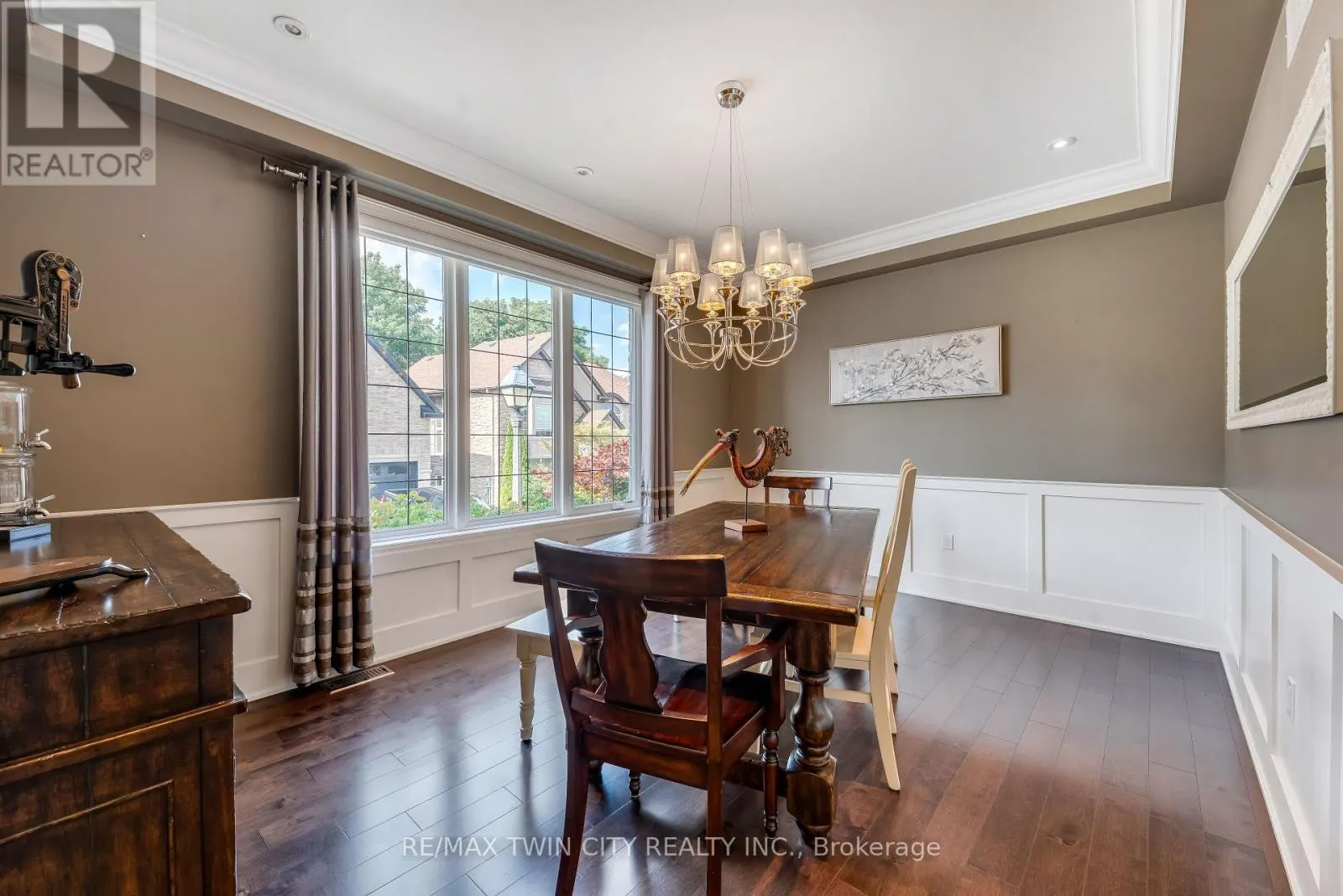 3 - 258 EDGEWATER CRESCENT