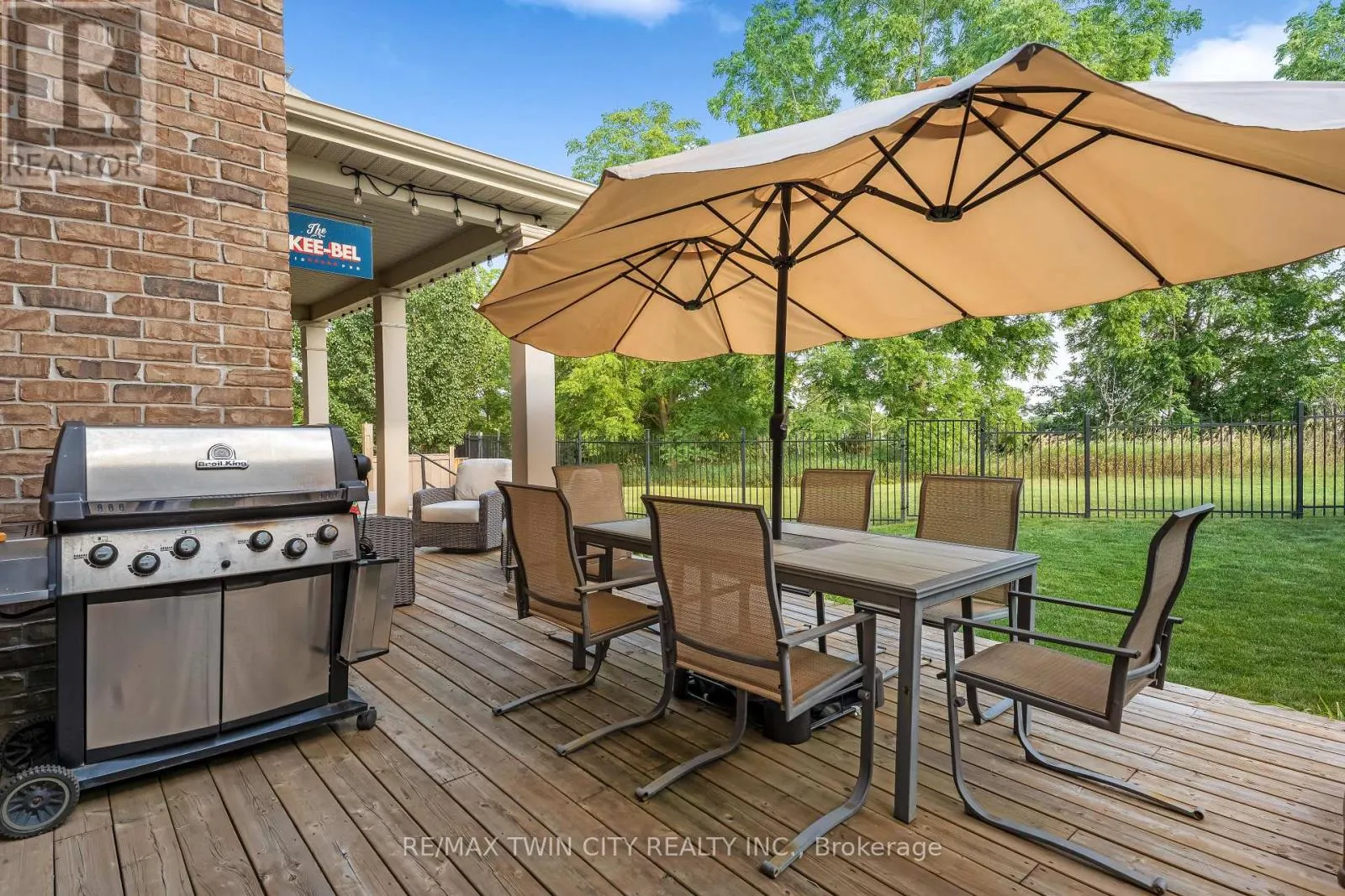 3 - 258 EDGEWATER CRESCENT