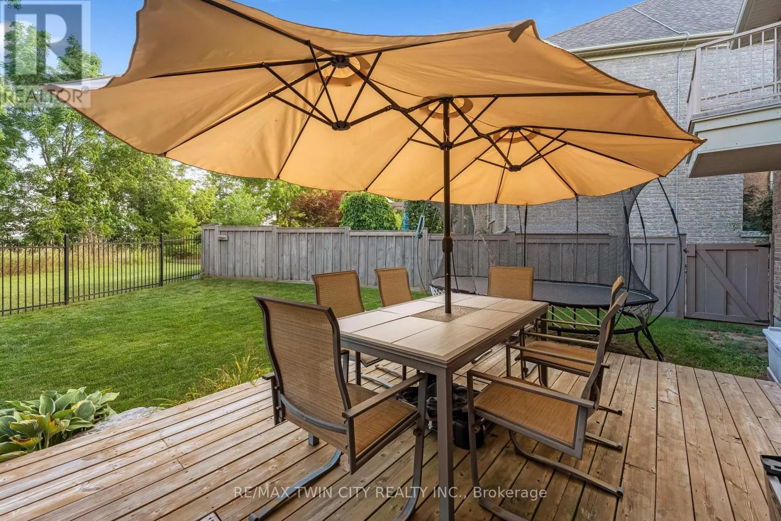 3 - 258 EDGEWATER CRESCENT