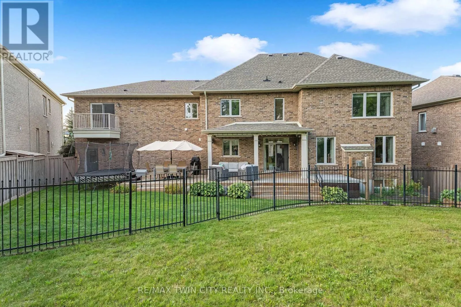 3 - 258 EDGEWATER CRESCENT