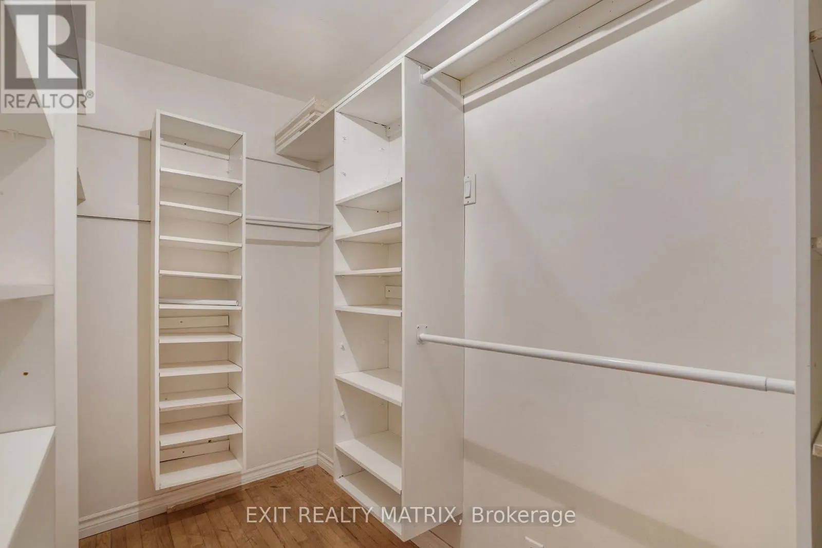 845 CARTIER BOULEVARD