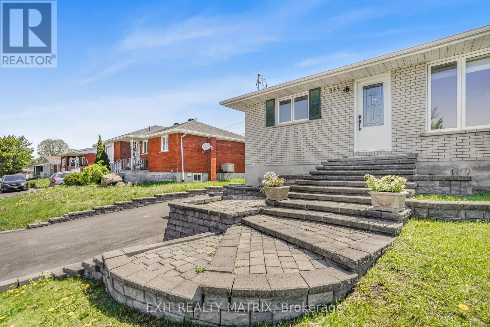 845 CARTIER BOULEVARD
