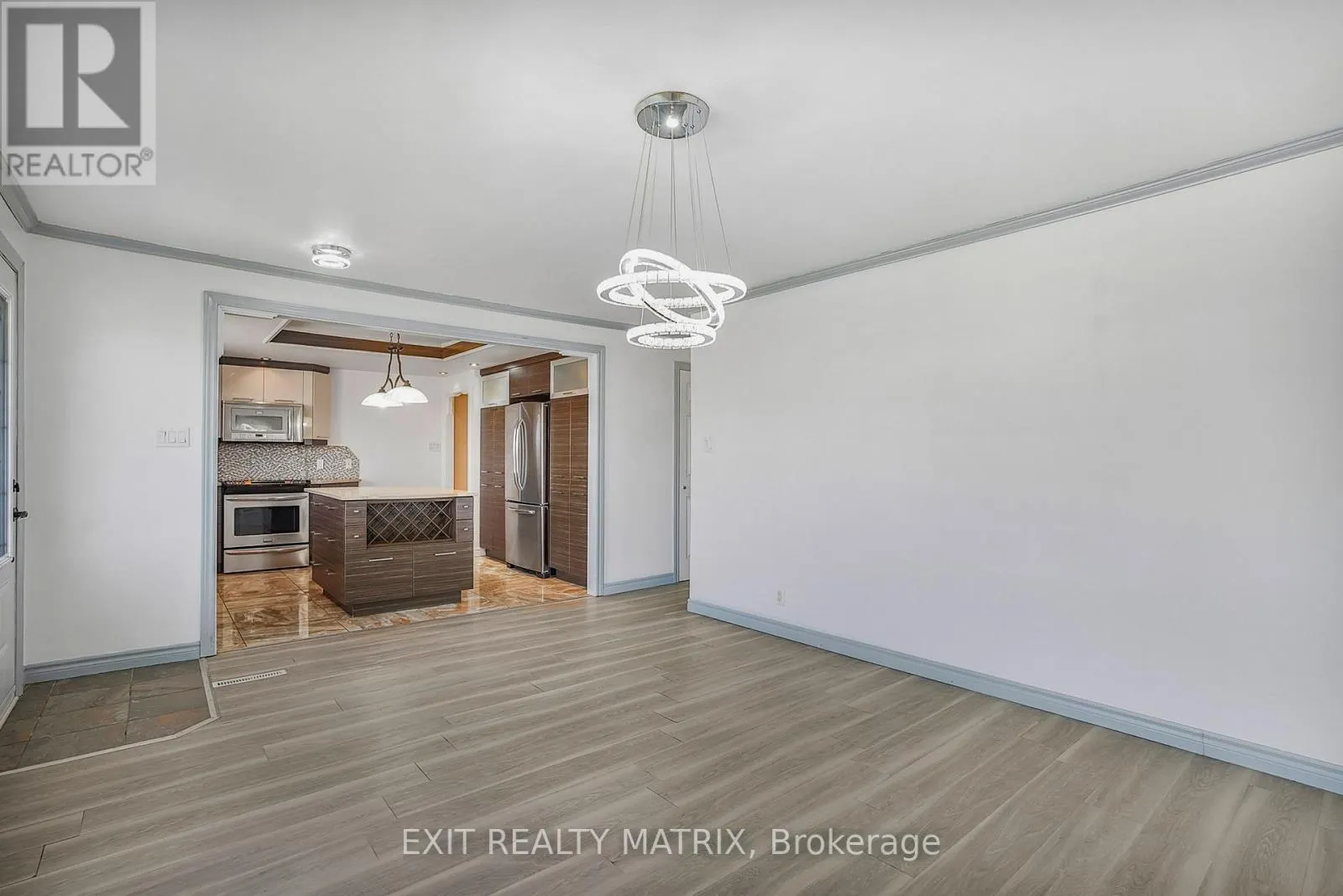 845 CARTIER BOULEVARD
