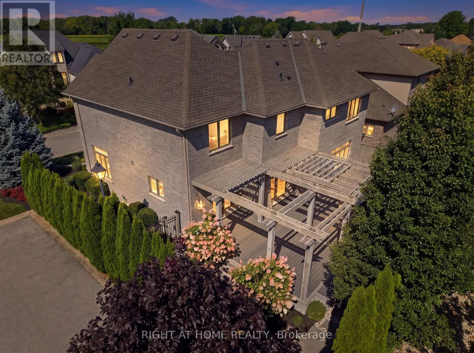 4 MERITAGE LANE