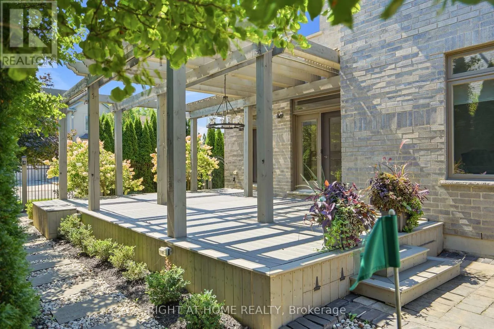 4 MERITAGE LANE