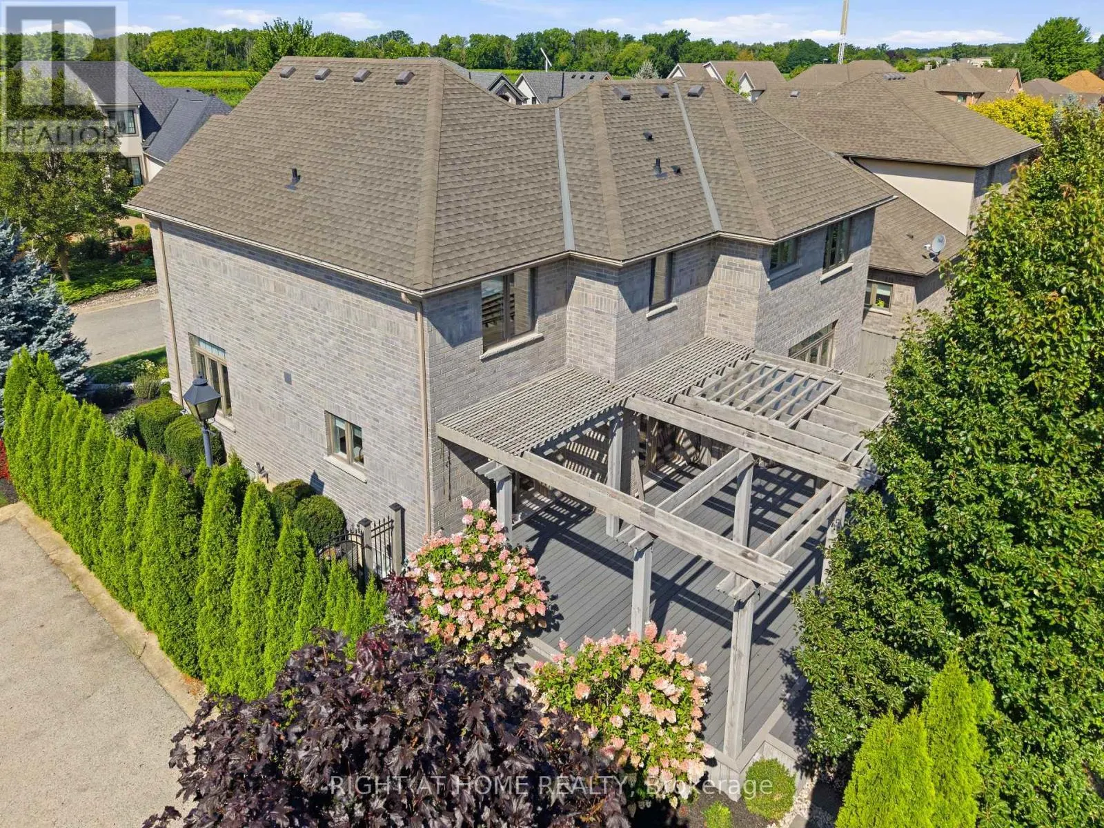 4 MERITAGE LANE