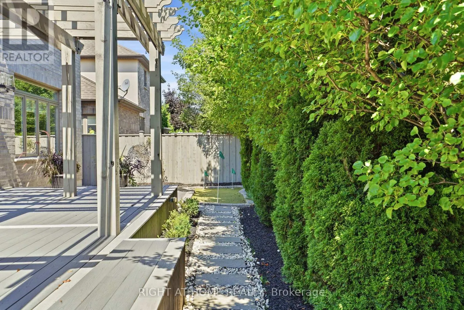 4 MERITAGE LANE