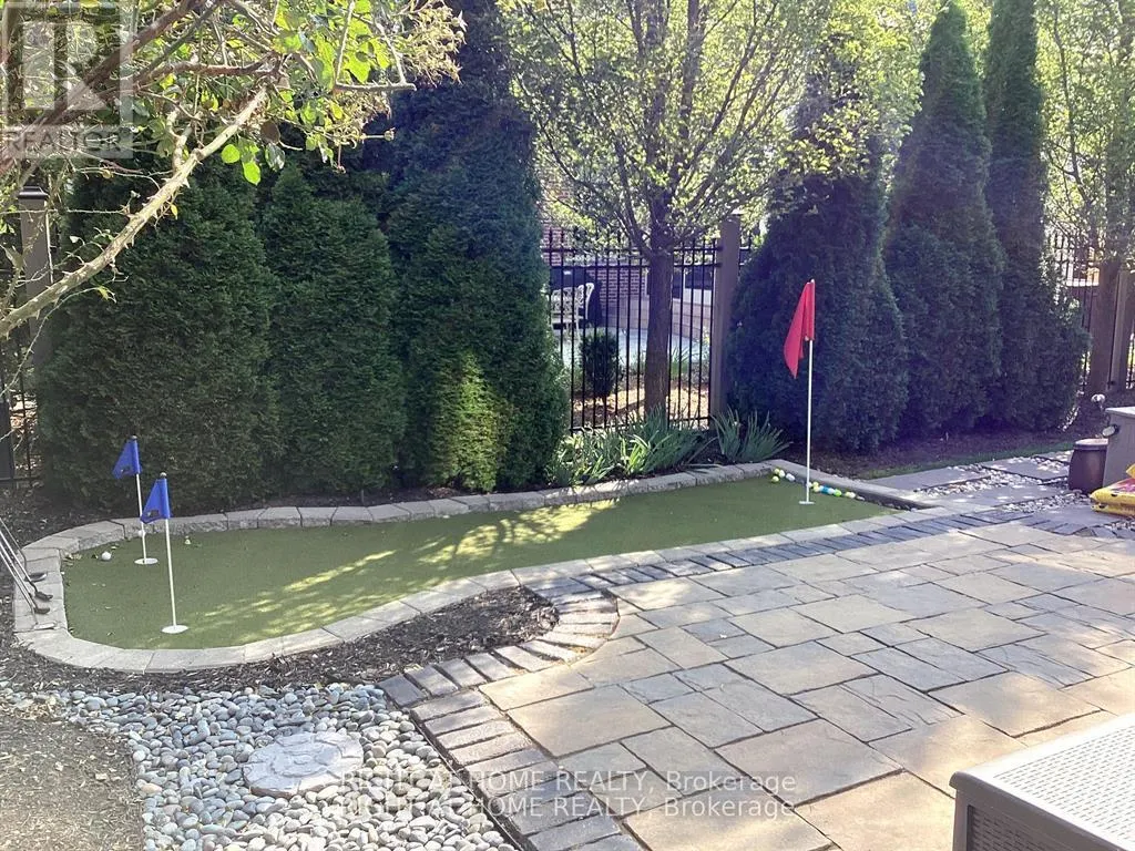 4 MERITAGE LANE