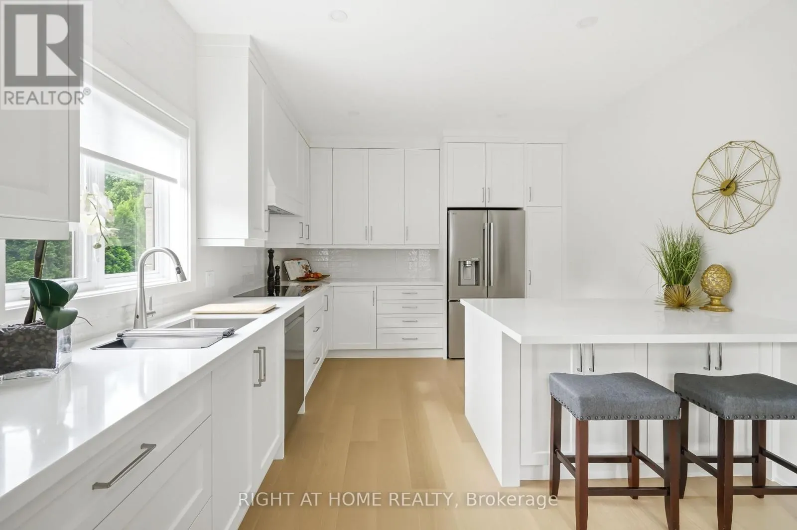 4 MERITAGE LANE