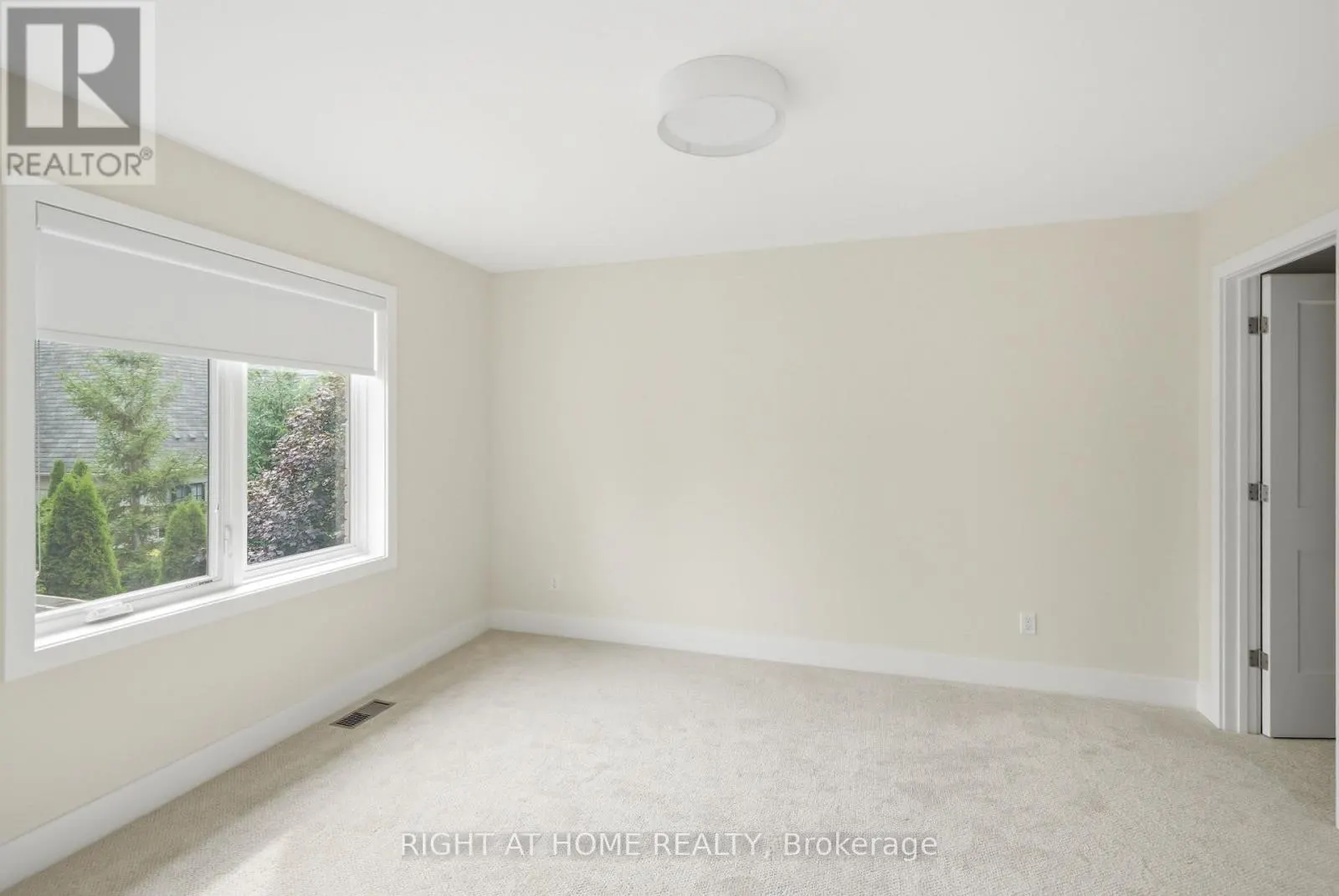 4 MERITAGE LANE