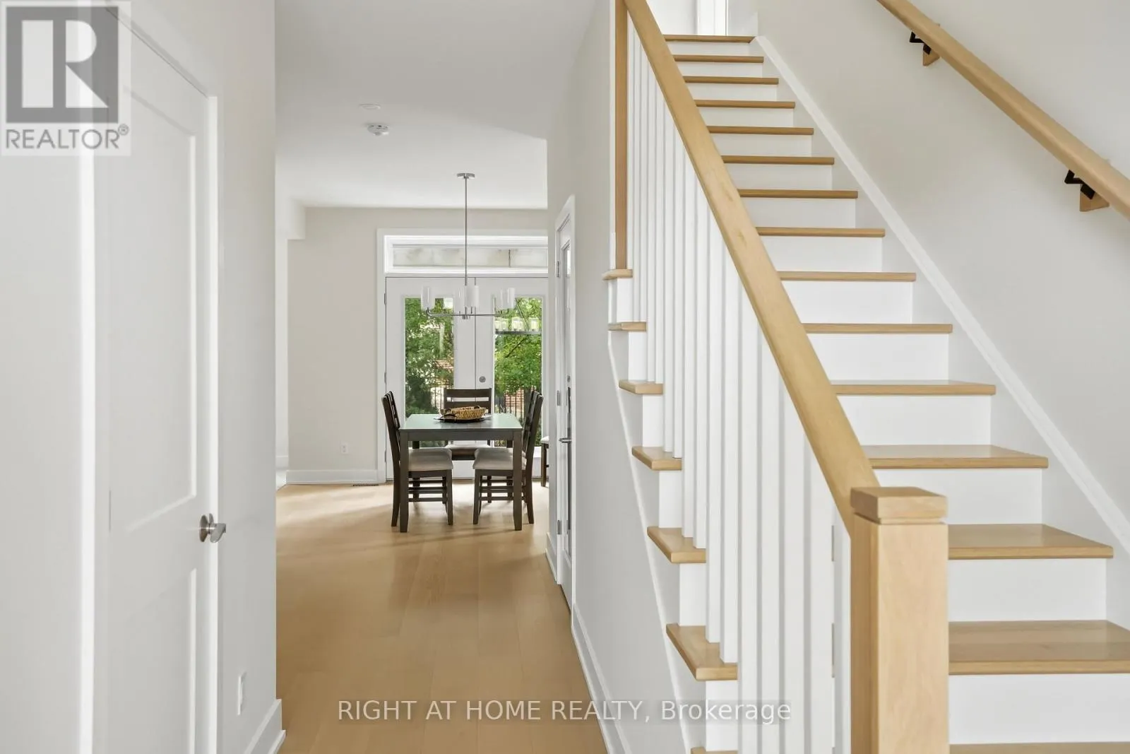 4 MERITAGE LANE