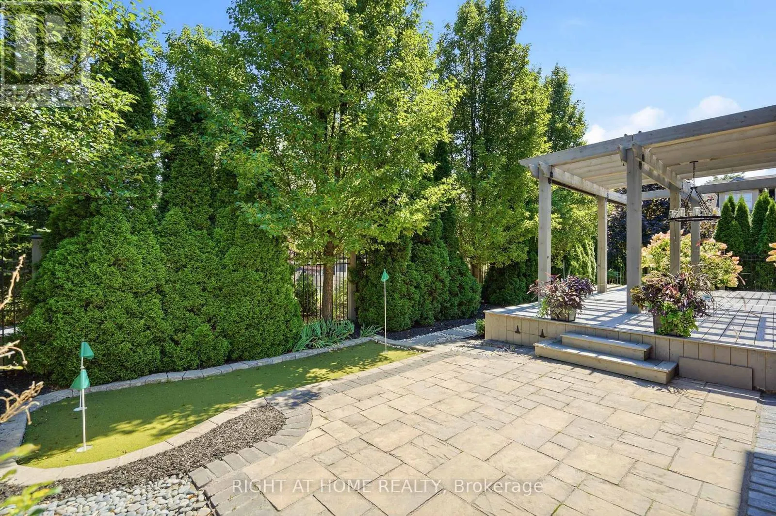4 MERITAGE LANE