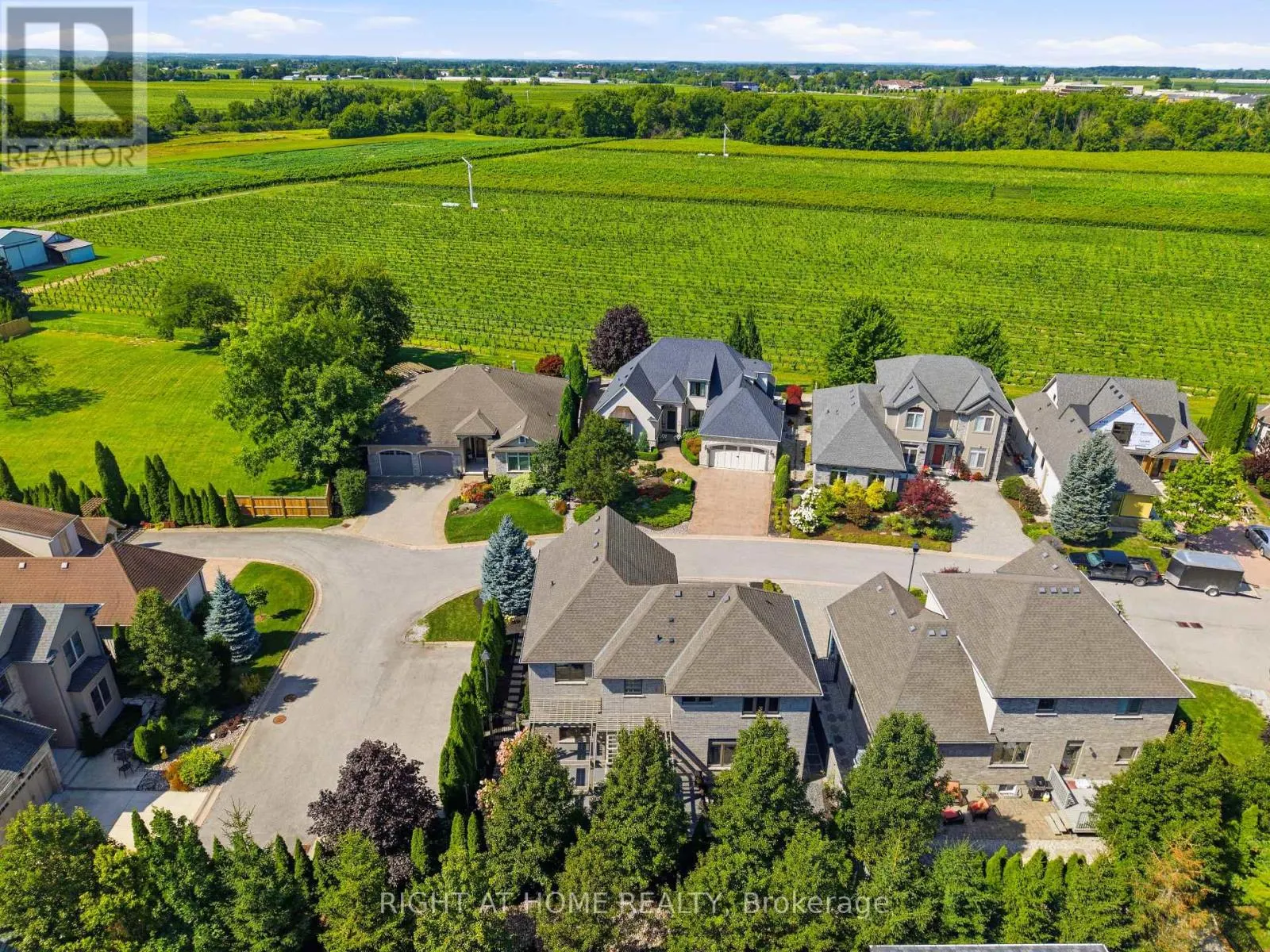 4 MERITAGE LANE