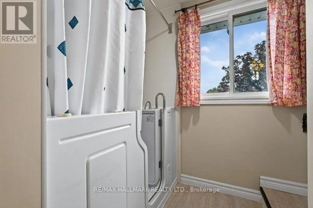 10 - 5006 FRIESEN BOULEVARD