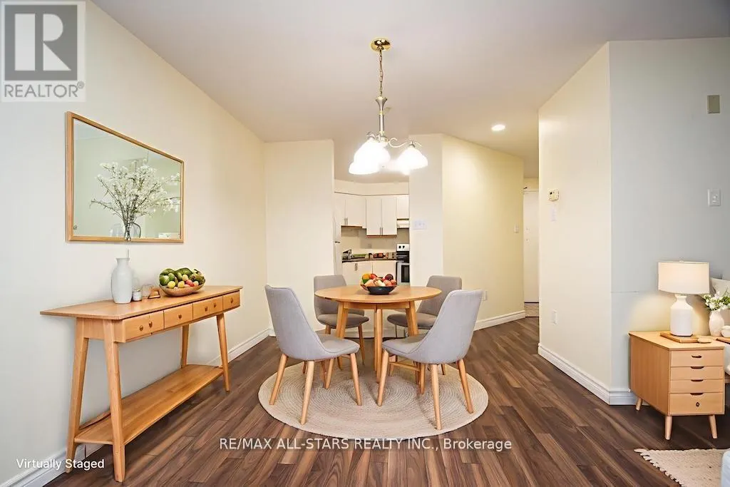 106 - 8 HURON STREET #106