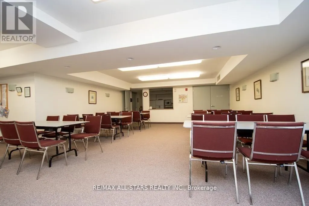 106 - 8 HURON STREET #106