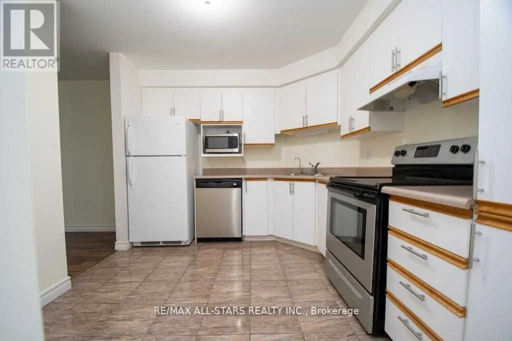 106 - 8 HURON STREET #106