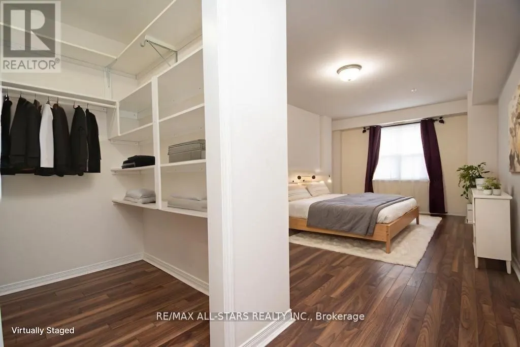 106 - 8 HURON STREET #106