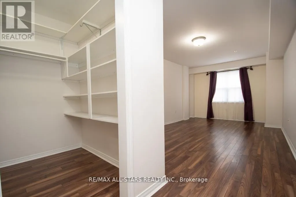 106 - 8 HURON STREET #106