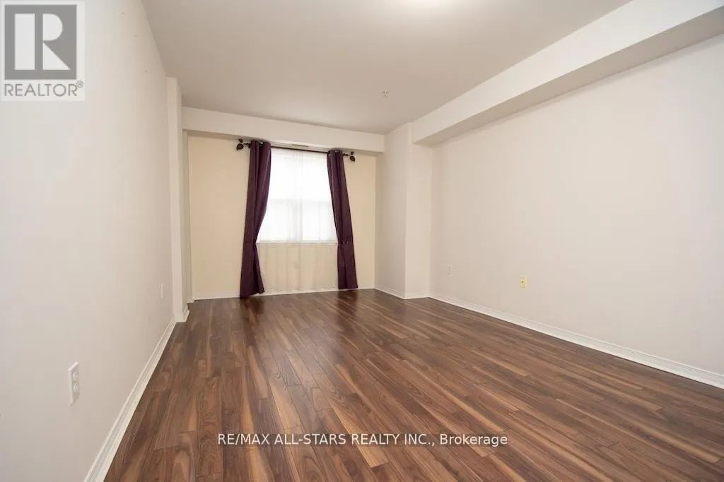 106 - 8 HURON STREET #106