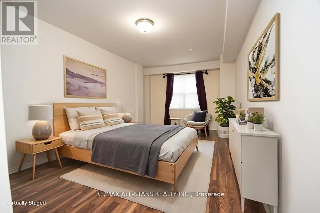 106 - 8 HURON STREET #106