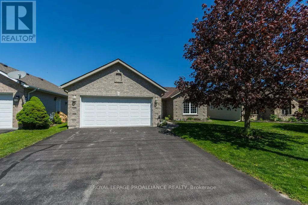 51 APPLEWOOD DRIVE