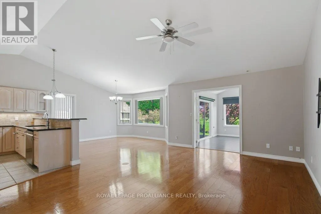 51 APPLEWOOD DRIVE