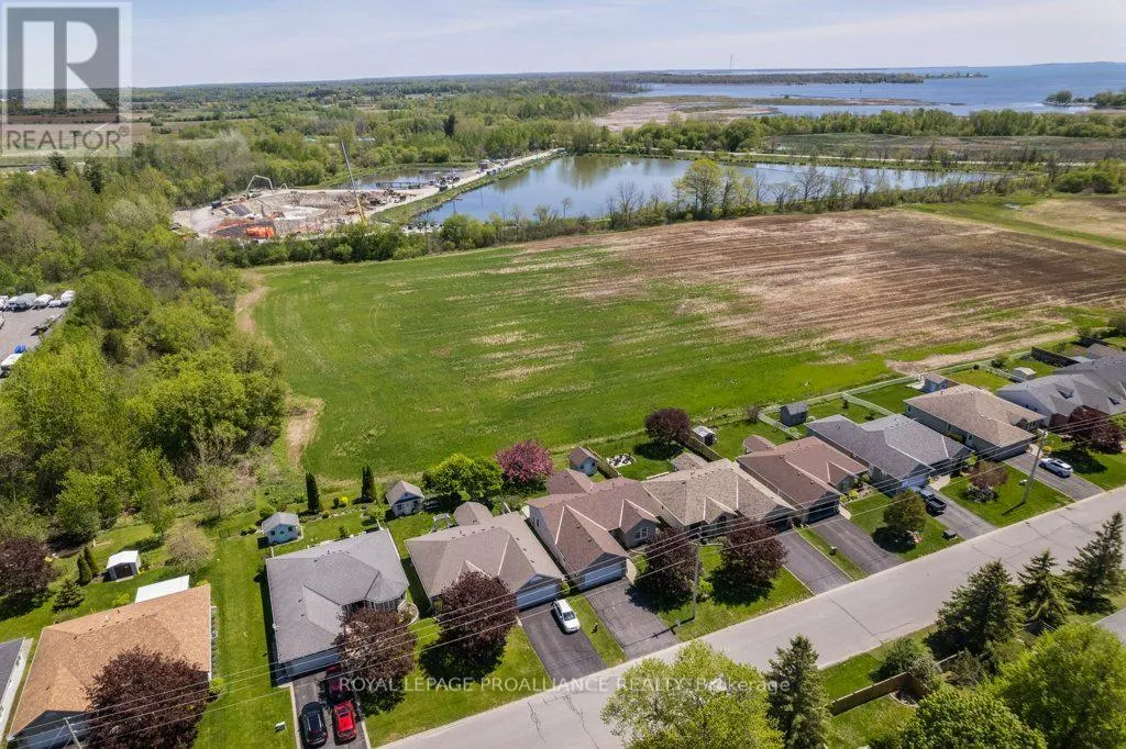 51 APPLEWOOD DRIVE