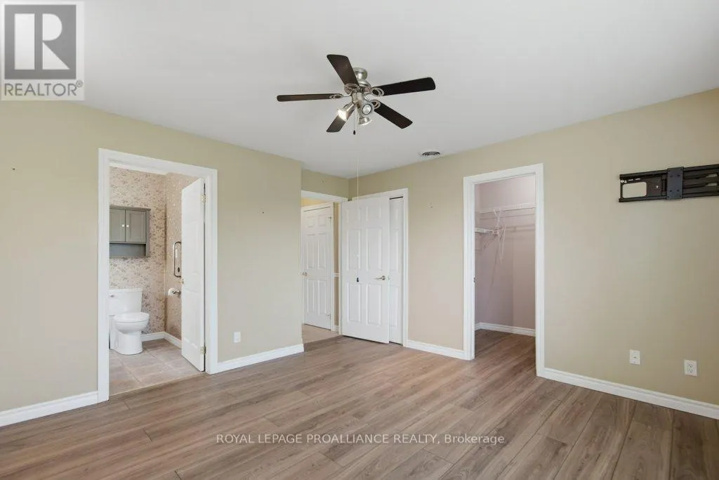 51 APPLEWOOD DRIVE
