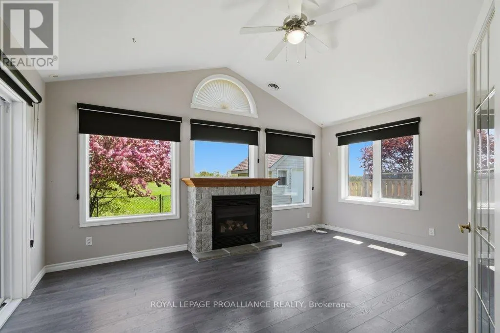 51 APPLEWOOD DRIVE