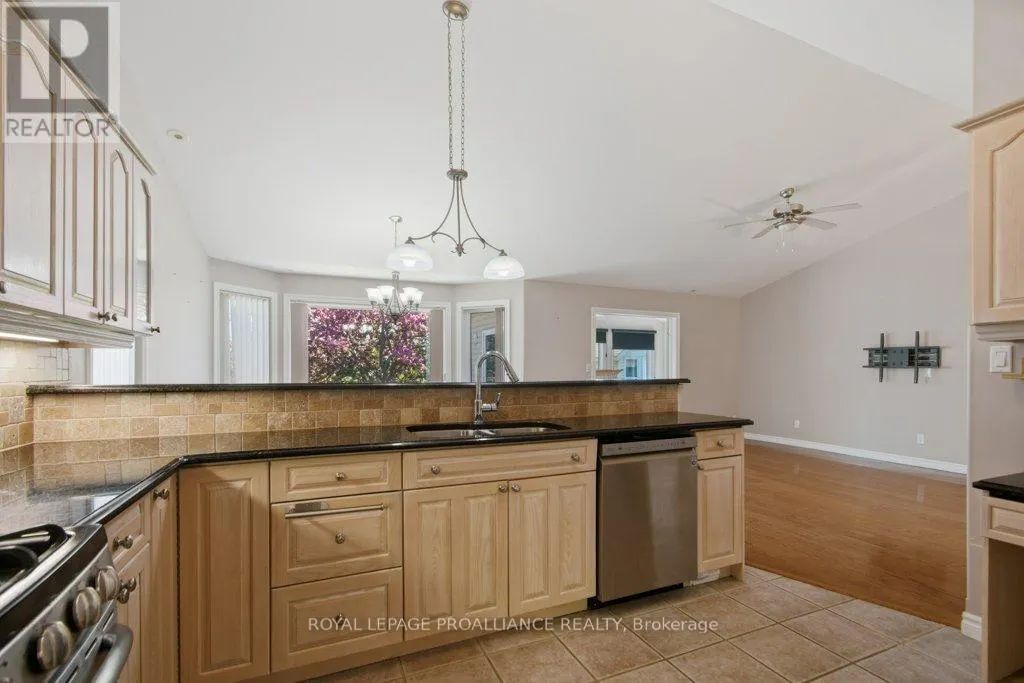 51 APPLEWOOD DRIVE